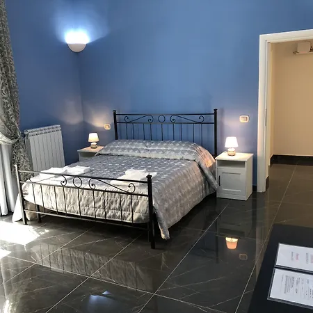 فندق مبيت وإفطار Palazzo Majorana نابولي