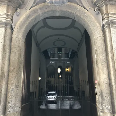 فندق مبيت وإفطار Palazzo Majorana نابولي